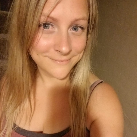 Meet your Posher, Jennifer - Picture 1 of 1